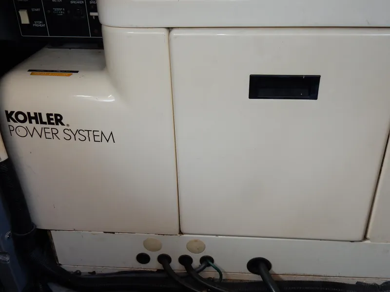 Slide: The Image of Sea Ray 450 Sundancer 1997 - 54