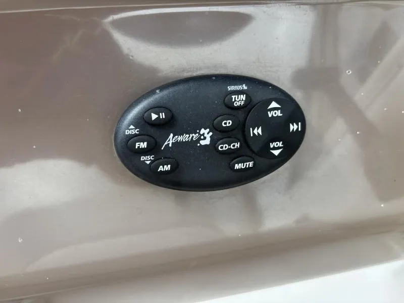 Slide: The Image of Regal 2465 Commadore 2005 - 13