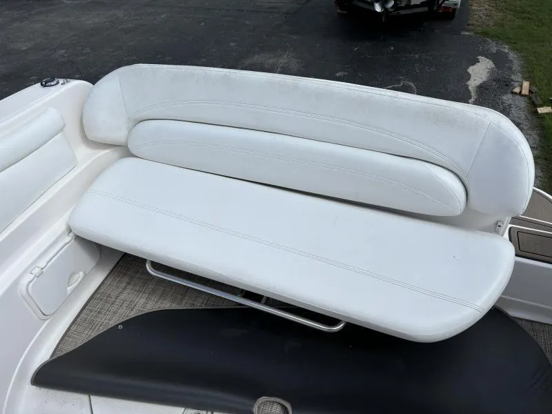 Slide: The Image of Regal 2465 Commadore 2005 - 9