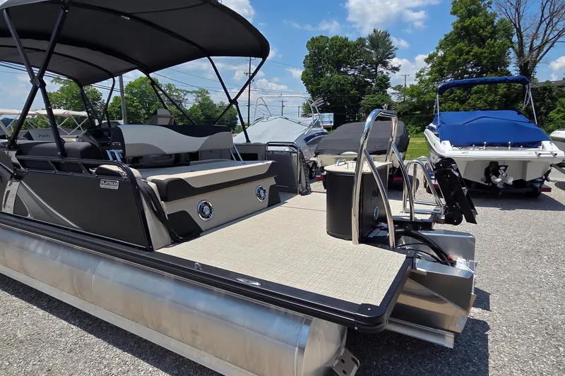 Avalon Platinum LSZ 2585 Cruise Rear Bench 2025 for Sale | MarineSource