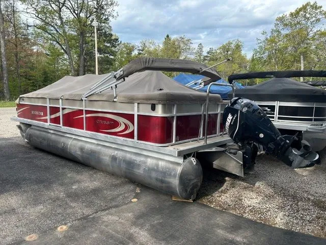 Slide: The Image of Crest 23 CLASSIC XR 2011 - 6