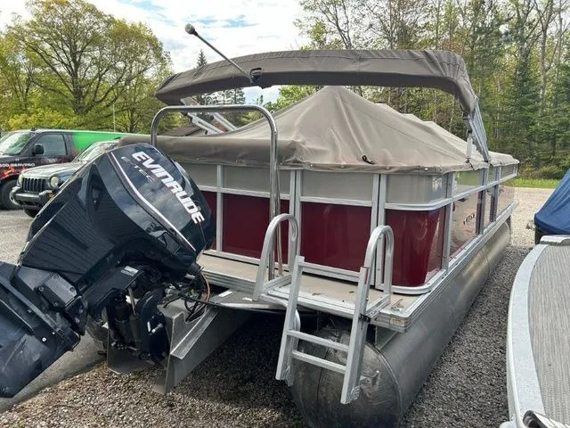 Slide: The Image of Crest 23 CLASSIC XR 2011 - 7