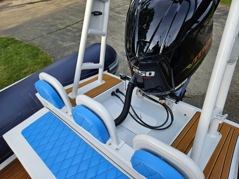 Slide: The Image of Custom Tender 700 2021 - 10