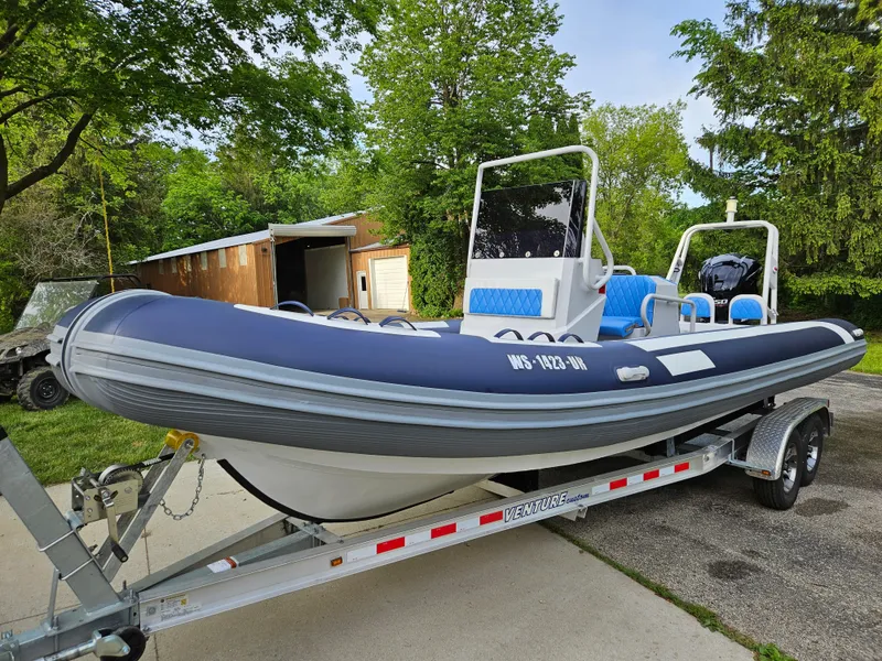 Slide: The Image of Custom Tender 700 2021 - 3