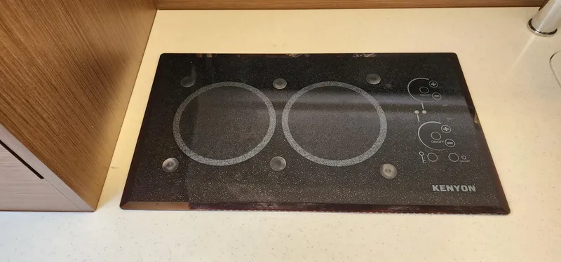 Slide: The Image of Glass cooktop on Jeanneau Leader 12.5 WA 2022 boat kitchen. - 20