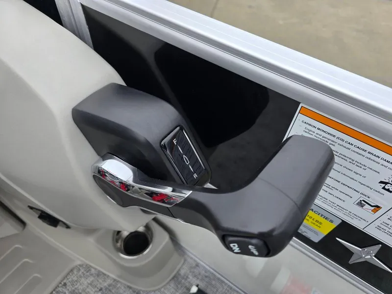 Slide: The Image of Throttle control of 2025 Berkshire 22 RFX LE boat, featuring forward and reverse settings. - 23