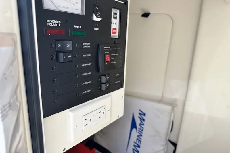 Slide: The Image of Sea Ray SDX 290 Outboard 2019 - 16