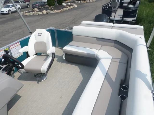 Slide: The Image of Princecraft Vectra 23 L 2025 - 6