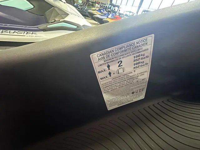 Slide: The Image of Sea-Doo Spark Trixx 2025 - 17