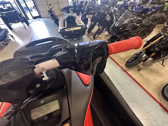 Slide: The Image of Sea-Doo Spark Trixx for 1 2025 - 14