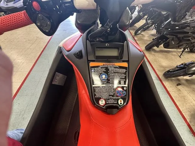 Slide: The Image of Sea-Doo Spark Trixx for 1 2025 - 16