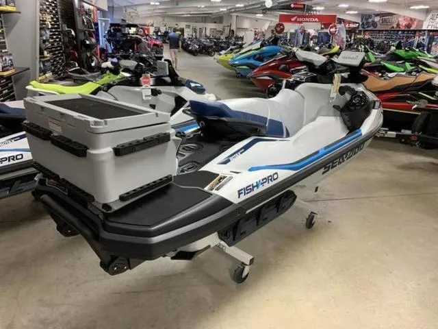 Slide: The Image of Sea-Doo FISH PRO 2025 - 7