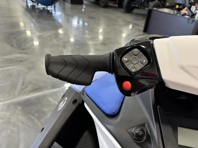 Slide: The Image of Sea-Doo Spark for 3 2025 - 10