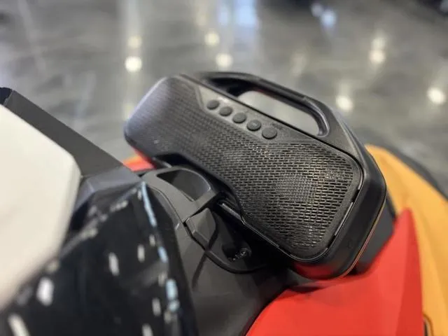 Slide: The Image of Sea-Doo 00064SB00 2025 - 13