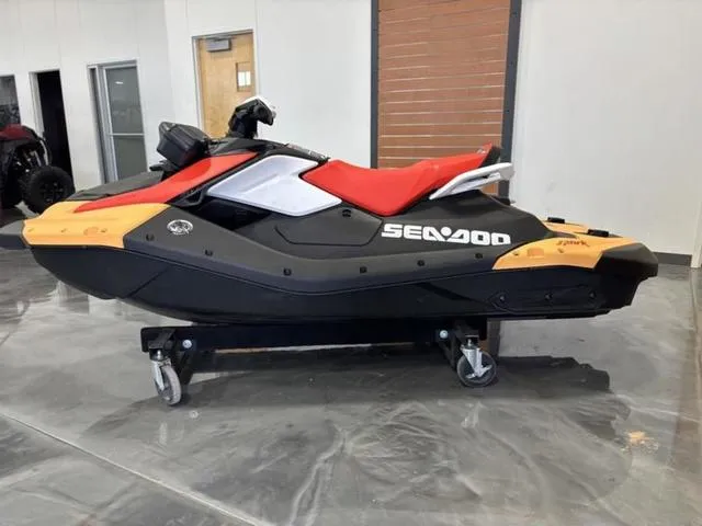 Slide: The Image of Sea-Doo 00064SB00 2025 - 5
