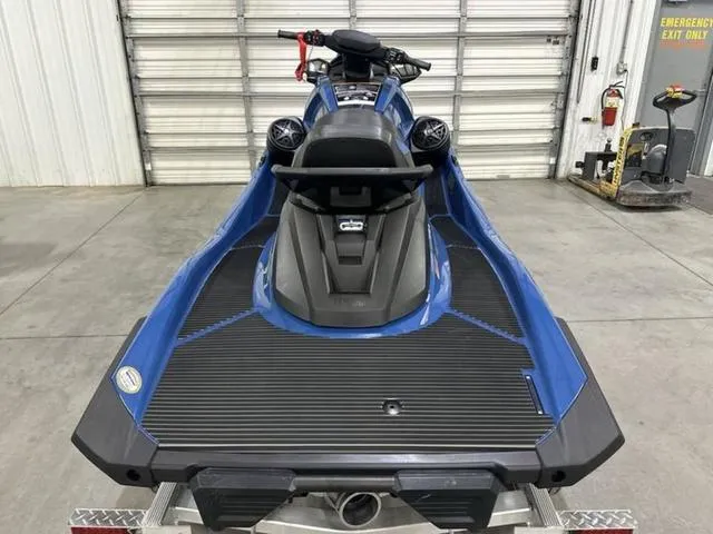 Slide: The Image of Yamaha VX Cruiser HO 2025 - 3