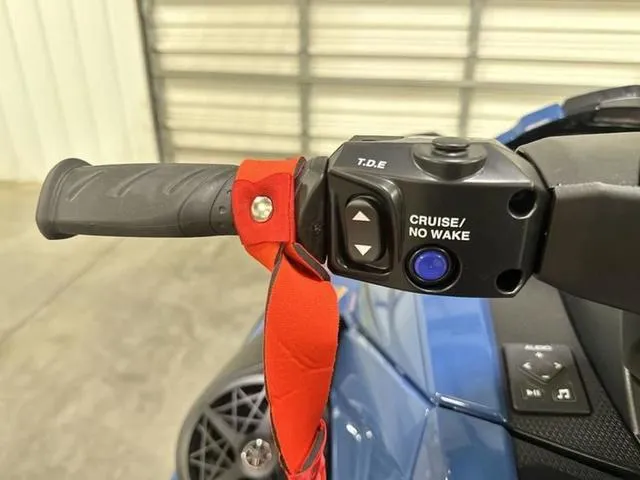 Slide: The Image of Yamaha VX Cruiser HO 2025 - 7