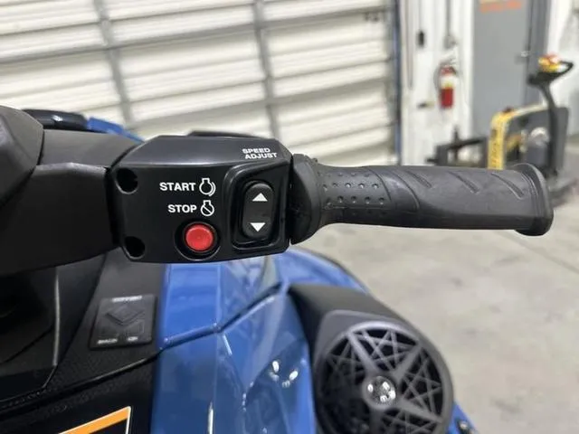 Slide: The Image of Yamaha VX Cruiser HO 2025 - 8