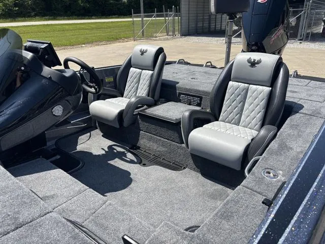 Slide: The Image of Phoenix Bass Boat 818 Pro 2026 - 10