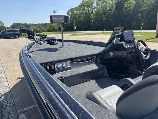 Slide: The Image of Phoenix Bass Boat 818 Pro 2026 - 12