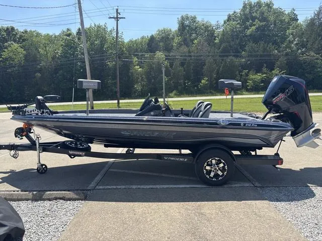 Slide: The Image of Phoenix Bass Boat 818 Pro 2026 - 13