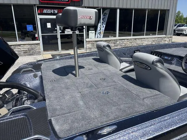 Slide: The Image of Phoenix Bass Boat 818 Pro 2026 - 4