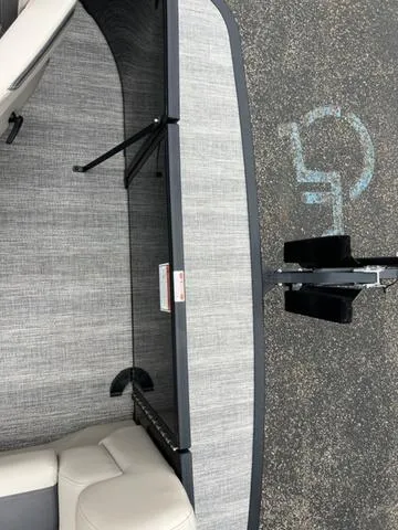 Slide: The Image of Bennington 22 SSB Tritoon Pontoon 2025 - 10