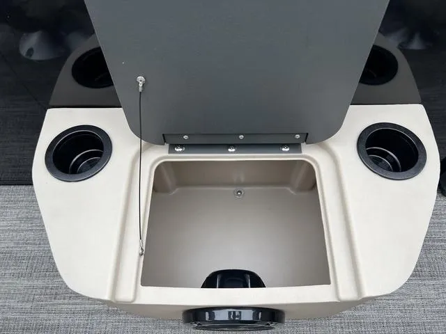 Slide: The Image of Bennington 22 SSB Tritoon Pontoon 2025 - 13