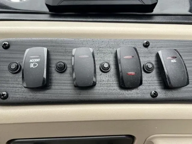 Slide: The Image of Bennington 22 SSB Tritoon Pontoon 2025 - 15