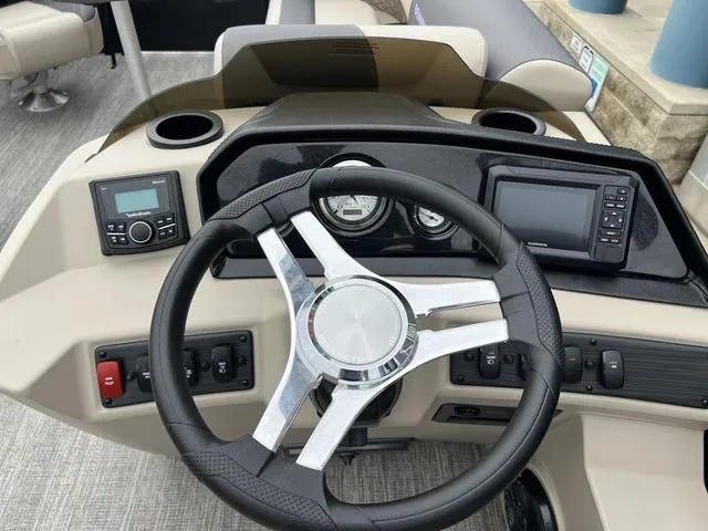 Slide: The Image of Bennington 22 SSB Tritoon Pontoon 2025 - 17