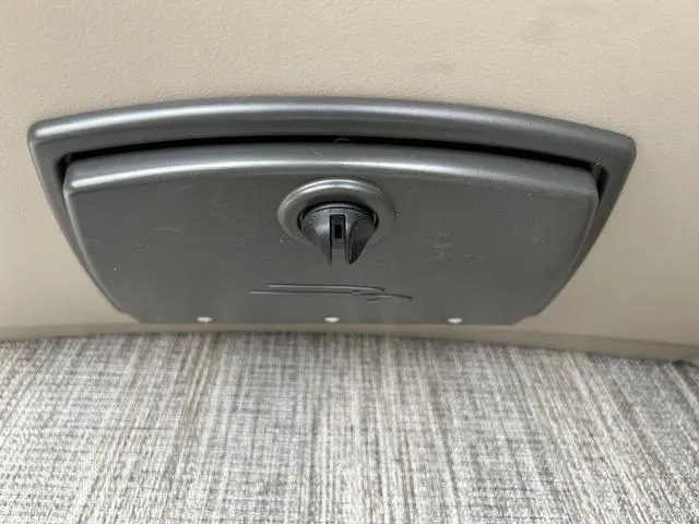 Slide: The Image of Bennington 22 SSB Tritoon Pontoon 2025 - 19