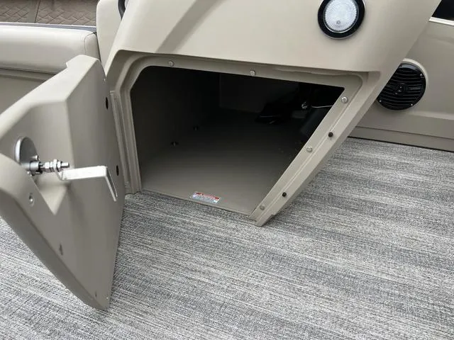 Slide: The Image of Bennington 22 SSB Tritoon Pontoon 2025 - 25