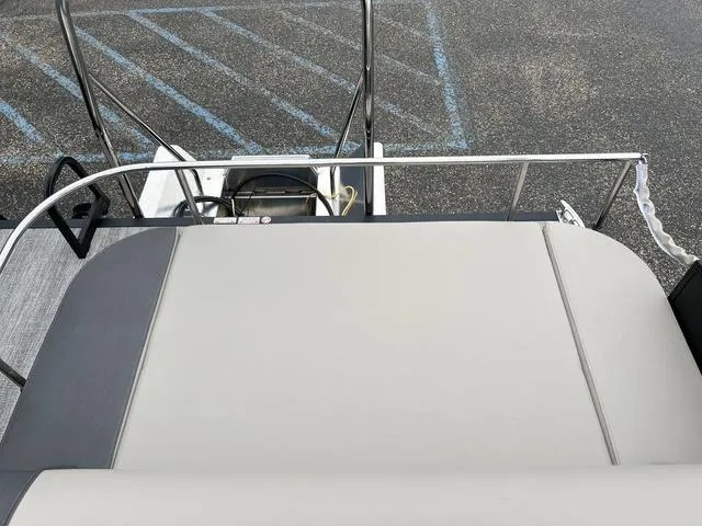 Slide: The Image of Bennington 22 SSB Tritoon Pontoon 2025 - 27