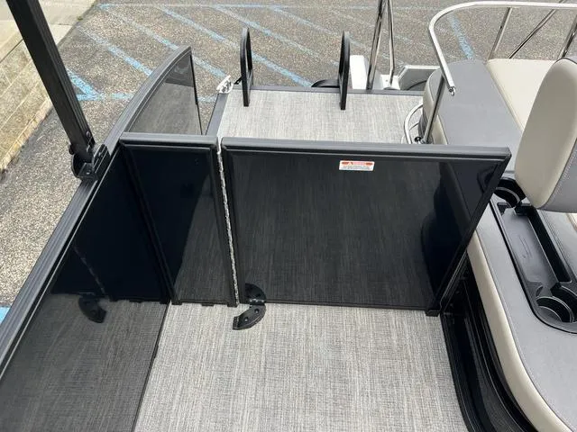 Slide: The Image of Bennington 22 SSB Tritoon Pontoon 2025 - 29