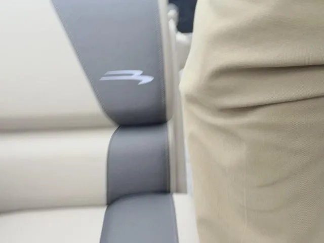 Slide: The Image of Bennington 22 SSB Tritoon Pontoon 2025 - 32