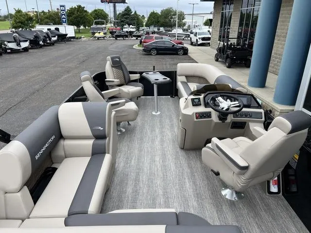 Slide: The Image of Bennington 22 SSB Tritoon Pontoon 2025 - 33