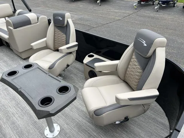 Slide: The Image of Bennington 22 SSB Tritoon Pontoon 2025 - 6