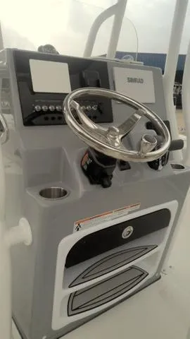 Slide: The Image of Sea Pro 225FLX Sandbar 2025 - 11