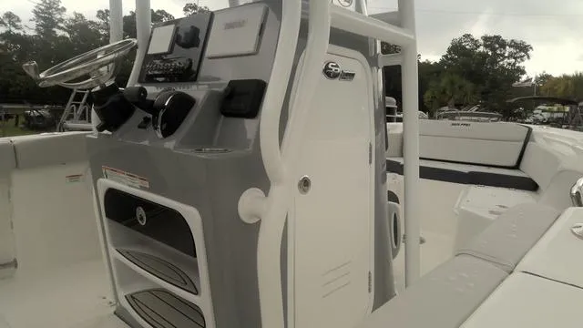 Slide: The Image of Sea Pro 225FLX Sandbar 2025 - 4