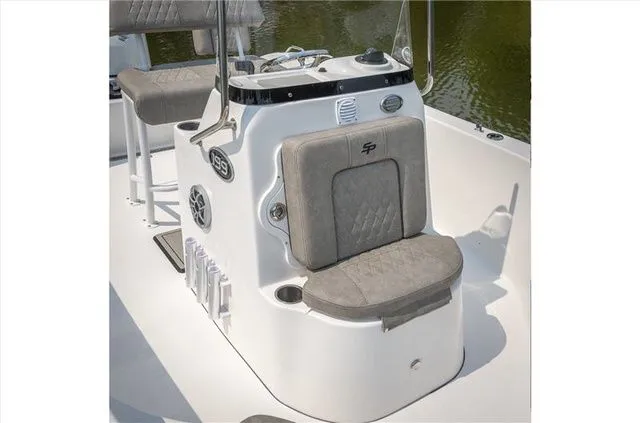 Slide: The Image of Sea Pro 202 CENTER CONSOLE DLX W/175HP 2025 - 3