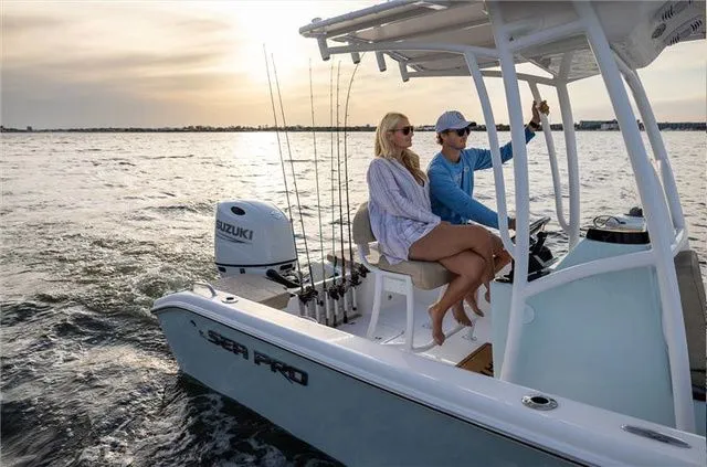 Slide: The Image of Sea Pro 202 CENTER CONSOLE DLX W/175HP 2025 - 6