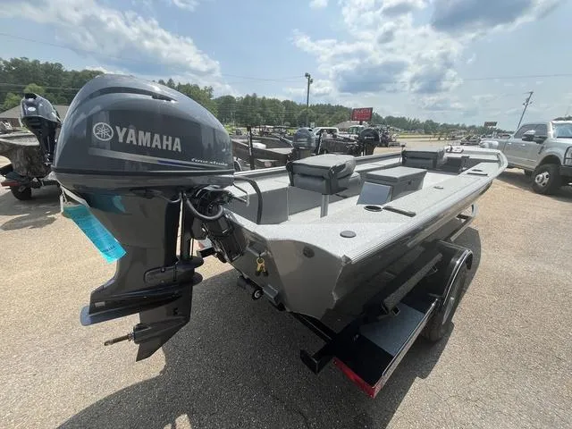 Slide: The Image of War Eagle 648VS Deluxe 2025 - 11