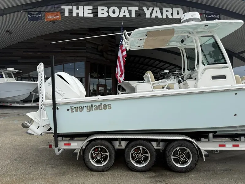 Slide: The Image of Everglades 273 Center Console 2021 - 18