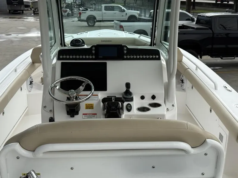 Slide: The Image of Everglades 273 Center Console 2021 - 19