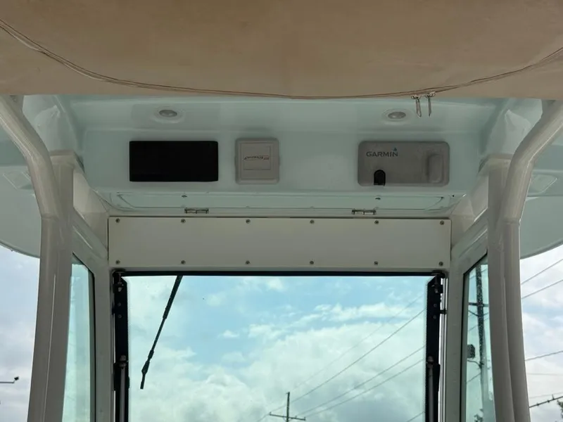 Slide: The Image of Everglades 273 Center Console 2021 - 5