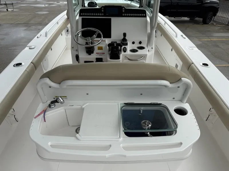 Slide: The Image of Everglades 273 Center Console 2021 - 7