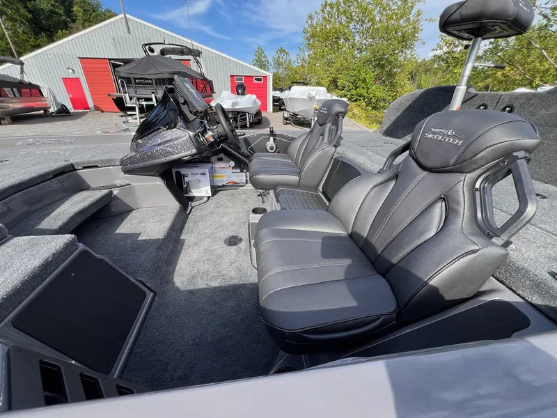 Slide: The Image of Skeeter ZXR21 2025 - 23