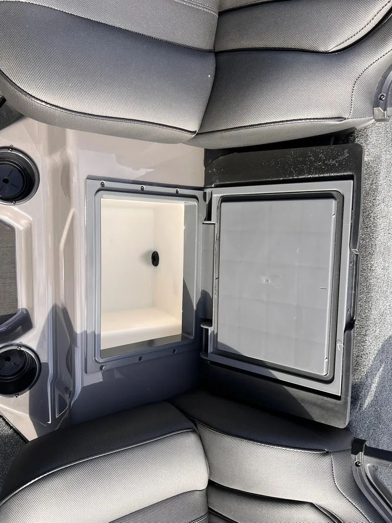 Slide: The Image of Skeeter ZXR21 2025 - 25