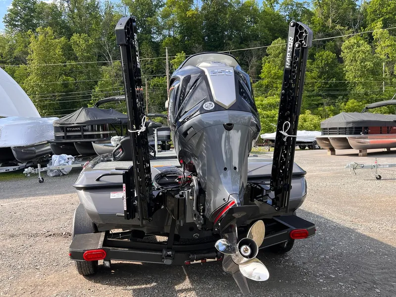 Slide: The Image of Skeeter ZXR21 2025 - 9