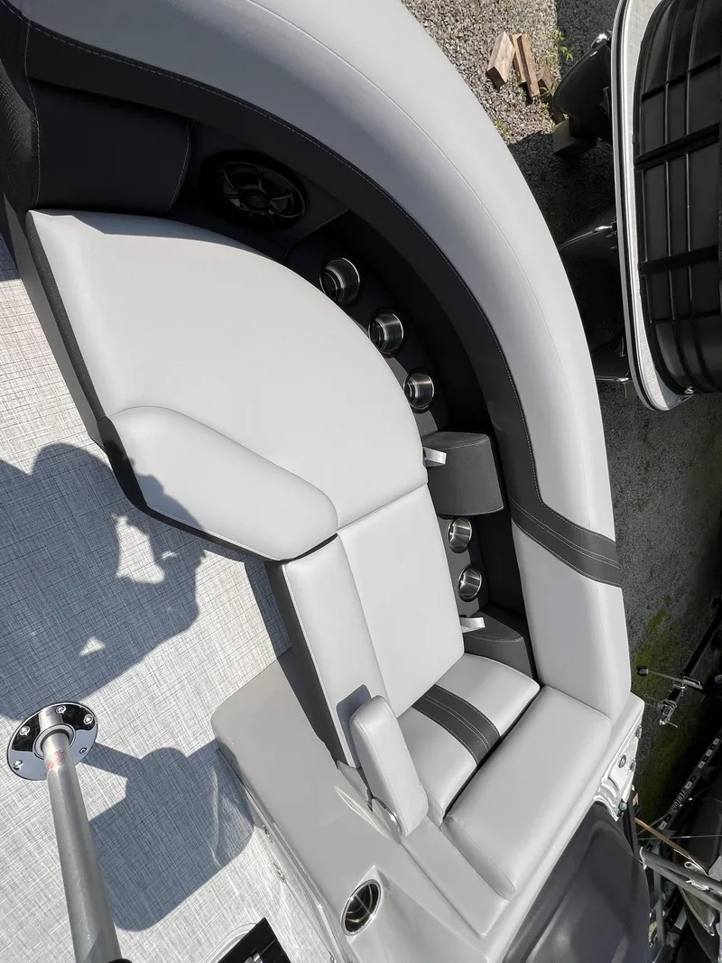 Slide: The Image of Berkshire CTS Series 22RFX CTS 2025 - 22